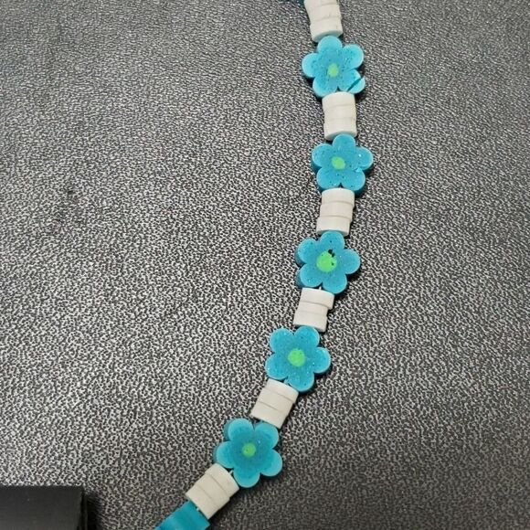 Blue, green and white flower necklace - Picture 5 of 11